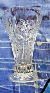 VASE MEDIUM SIZE DEPRESSION GLASS NO VISIBLE CHIPS OR CRACKS - Picture 1 of 6