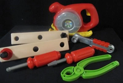 Juego de herramientas de plástico para jugar simulado sierra martillo destornilladores alicates enchufe  Foto 1 de 3