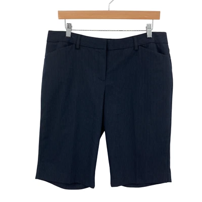 Pantalones cortos Express Editor para mujer talla 12 azul marino a rayas elásticos rendimiento tiro medio Foto 1 de 4