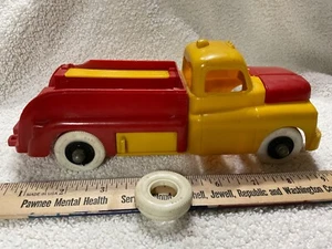Vintage Ford Marx Plastic Flip Hood Red & Yellow Tow Truck - Picture 1 of 8