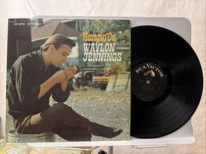 Waylon Jennings - Hangin' On 1968 Vinyl LP - VG/VG - Picture 1 of 8