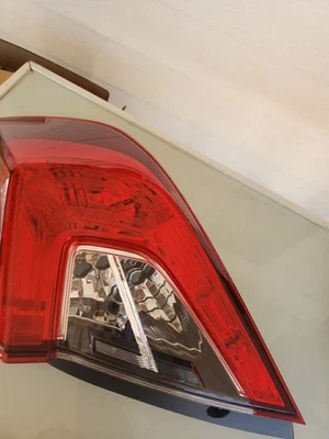 Luz trasera derecha Honda Civic 5 puertas hatchback 2017-2020 Foto 1 de 4