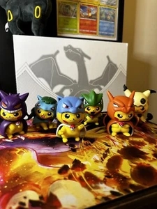 Juego de 6 mini figuras Pokémon con capucha de monstruos Pikachu - Imagen 1 de 6