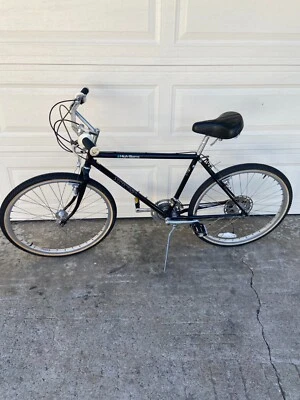 Bicicleta de montaña Schwinn High Sierra ATB negra de colección llantas de 17,5" Survivor Araya 26 Foto 1 de 4