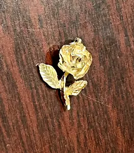 Michael Anthony 14k Yellow Gold Rose Pendant .9 Grams - Picture 1 of 5