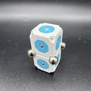 MOSS Robotics Pieces - Two Hub Cubes And Four Steel Balls - Picture 1 of 2