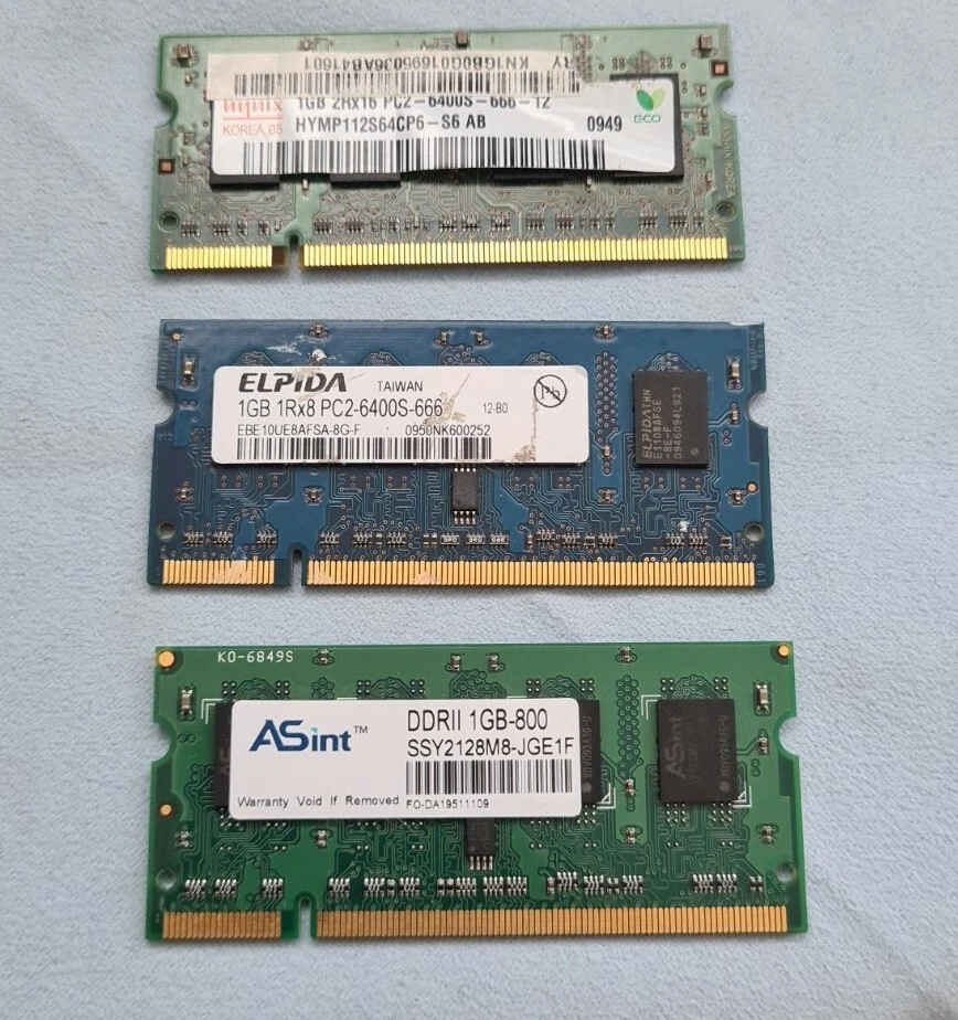 HYNIX Elpida ASint 1GB 1RX8 PC2 6400S -666-12 HYMP125S64CP8-S6 AB-C ddr2-800 - Immagine 1 di 1