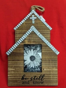 Marco de fotos RÚSTICO estilo iglesia de la vieja escuela "SÉ QUIETO Y CONOCE" 10 x 15" - Imagen 1 de 4