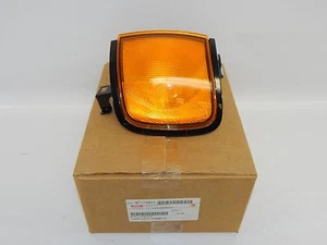 Nuevo OEM 1998-1999 Isuzu Rodeo Amigo Honda Luz Lateral de Estacionamiento Izquierda Marcador Lámpara - Imagen 1 de 9