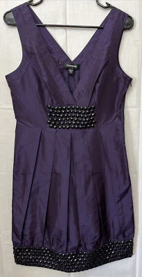 Vestido de fiesta Bebe de seda púrpura con cuentas de plástico facetadas negras mediano Foto 1 de 4
