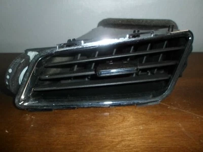 2008 Cadillac CTS - Dash Center Left A/C Vent Foto 1 de 4