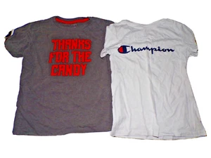2 Jungen T-Shirts Halloween Größe 8 & Champion kleine Ks - Bild 1 von 4