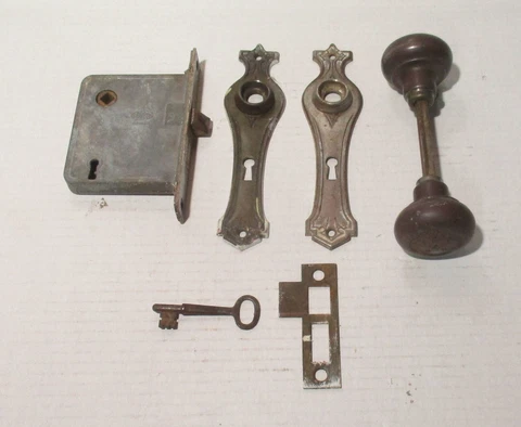 Vtg DOOR KNOB Set of 2 Knobs, Lock and 2 Art Deco Skelton Key Door Plates & KEY Cover