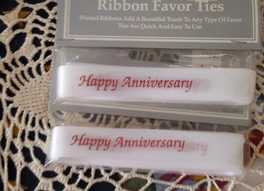 NUEVO ◇◇ FELIZ ANIVERSARIO EN ROJO ◇ CINTA DE FIESTA FAVOR CORBATAS ◇◇ 2 BOLSAS DE 25 Foto 1 de 1