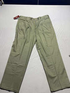 NWT New Dockers Men’s Olive comfort waist  Khaki Classic Pleated Pants 38X29 - Picture 1 of 8