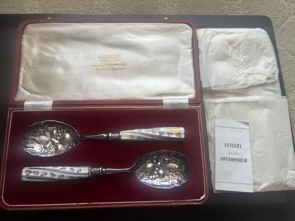 2 PIECE SHEFFIELD ENGLAND SILVER PLATED SALAD SERVING SET SPOON & FORK - Image 1 of 1