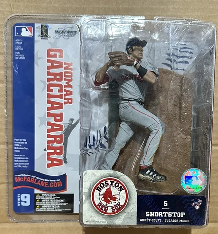2004 McFarlane MLB Series 9 Nomar Garciaparra Boston Red Sox Figure Gray Jersey Cover