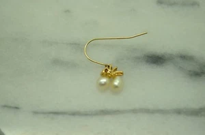 14K YELLOW GOLD TWO NATURAL WHITE DANGLING PEARLS FISHHOOK EARRING -JUST ONE - Picture 1 of 4