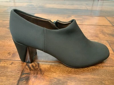 Donald J Pliner 棕色织物踝靴带粗跟,8 码 — 第 1/4 张图片