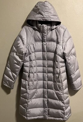 Abrigo acolchado Calvin Klein para mujer talla grande gris plateado plumón de pato J1781 Foto 1 de 4