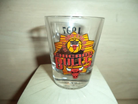 CHICAGO BULLS 1997 NBA CHAMPIONSHIP SHOT GLASS NEW NBA CHAMPS FREE SHIP Cover