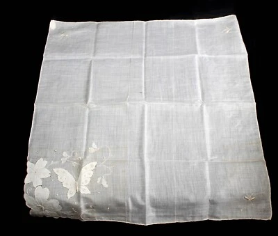 PAÑUELO VINTAGE AÑOS 50 BLANCO MADEIRA ALGODÓN APLIQUES Y FLORES BORDADAS Foto 1 de 4