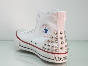 converse con borchie bianche