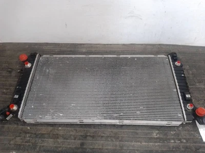 Radiador de GMC Yukon XL 1500 2016 5,3 L 12094097 Foto 1 de 4