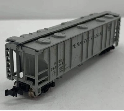N Scale Atlas 3-Bay Covered Hopper Car Pennsylvania Railroad PRR #261341 No Box. - Image 1 of 4