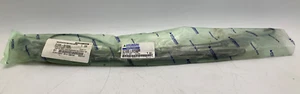 NEW GENUINE HYUNDAI 21Q6-01200 ARM & BLADE WIPER - Picture 1 of 2