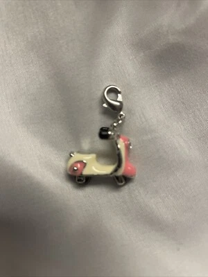 Dije Scooter Para Pulsera Vespa Blanco Colgante Ruedas Mover Foto 1 de 4