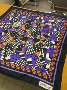 GIVENCHY Schal, Seidentuch aus Frankreich, ausgezeichnet, 30"X 30" kostenloser Versand in den USA  - Bild 1 von 2