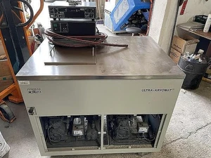 Lauda Ultra Kryomat RUK 90 | Refrigerating Circulator | Labor Kühler - Picture 1 of 5