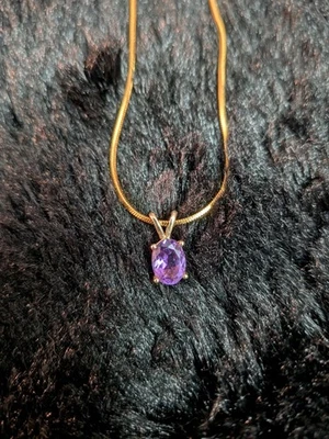 Piedras preciosas de amatista ovaladas 10K con cadena de oro Foto 1 de 3