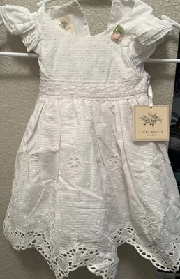 Laura Ashley London Eyelet 全衬裙帽袖-象牙白-12 个月 — 第 1/4 张图片