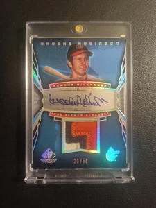 Brooks Robinson 2004 SP Game Used  Patch Famous Nicknames Auto /50 - Picture 1 of 2