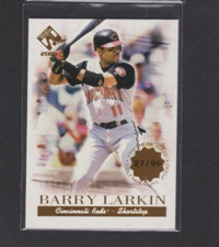 2001 PACIFIC PRIVATE STOCK PREMIERE DATE PARALLEL #31 BARRY LARKIN SP #/90