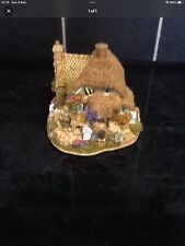 Lilliput Lane L2317 Little Beewith box and deeds