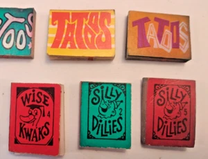 Posten/9 Minibücher Tatoos-Weise Kwaks-Dumme Dillies Preis Spielzeug Kaugummiautomat - Bild 1 von 11