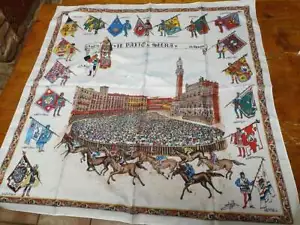 PALIO DI SIENA - Fazzoletto PIAZZA DEL CAMPO SBANDIERATORI 80 x 80 - scarf new! - Foto 1 di 1