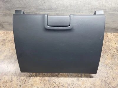 2014-2019 CHEVROLET SILVERADO 1500 DASHBOARD STORAGE COMPARTMENT GLOVE BOX OEM - Image 1 of 4
