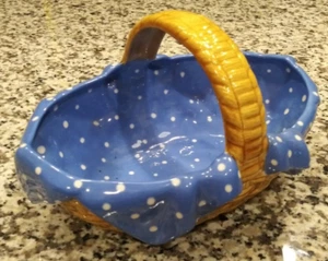 Vintage Ceramic Picnic Basket Centerpiece Floral Arrangement Blue Polka Dots - Picture 1 of 14