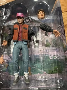 Neca Regreso al Futuro: Parte 2 - Marty McFly 7 pulgadas Figura de acción **PARA REPUESTOS** - Imagen 1 de 8
