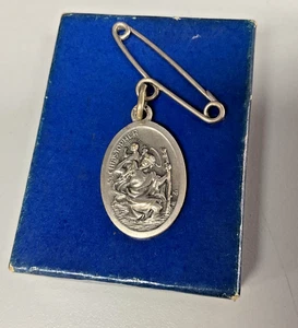 Vintage St Christopher Oval on Pin Badge Catholic Patron Saint of Travellers - Picture 1 of 4