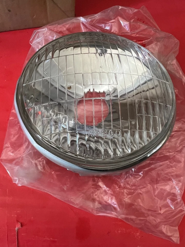 OEM HONDA 1968 CA175 ТУРИСТИЧЕСКАЯ ФАРА 33120-243-671 - Изображение 1 из 1