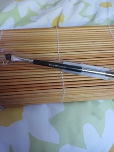 BAREMINERALS DOUBLE TAPERED SHADOW AN CREASE BRUSH - Picture 1 of 3