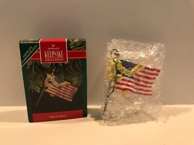 Hallmark Keepsake Ornament 1991 Bandera de la Libertad Foto 1 de 4