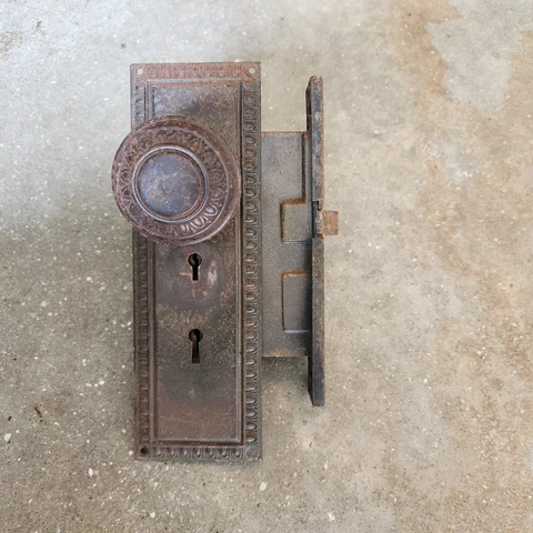 Vintage Victorian Embossed Metal Door Lock Pair Of Knobs Door Plates Lock Metal Cover