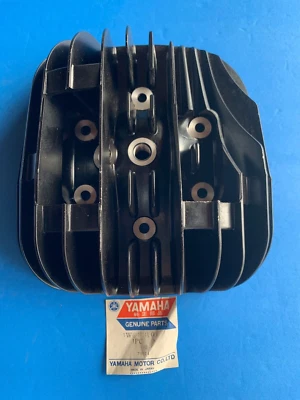 YAMAHA IT250 IT400 1977 1978 CYLINDER HEAD 1W6-11111-00-00 NOS OEM - Image 1 of 4