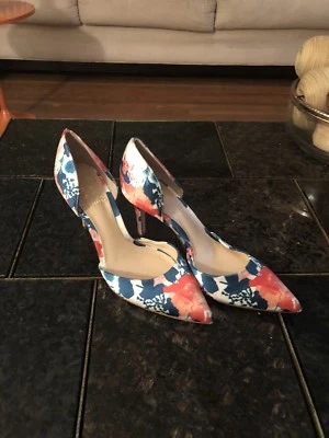 Tacones Vince Camuto para mujer Foto 1 de 4